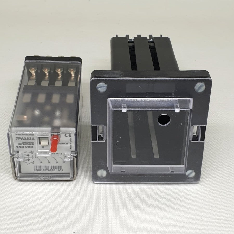 Siemens 7PA2331 Relay with Flush mounting sockets