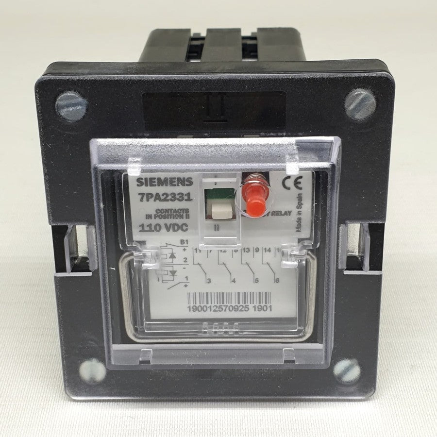 Siemens 7PA2331 Relay with Flush mounting sockets