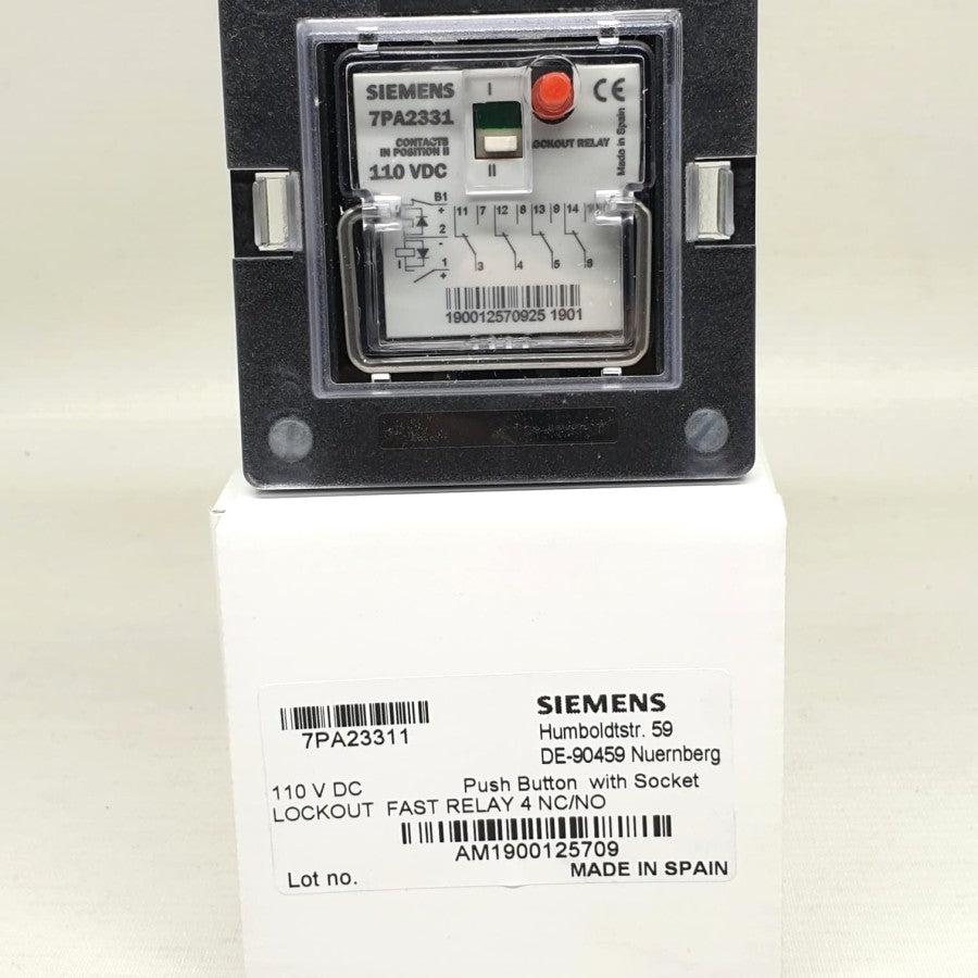 Siemens 7PA2331 Relay with Flush mounting sockets